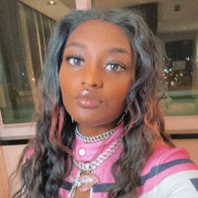 __MNHHG's profile picture. 