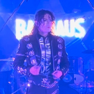 World’s most renowned Japanese MJ Tribute Performer🇯🇵 / Founder of tribute performance team “DISCYU” / DISCYU Official Twitter : @DiscyuL #MichaelJackson