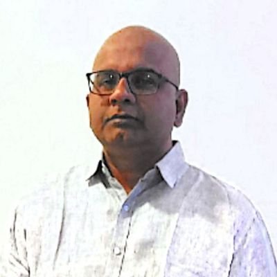 Artist|AtheistIAvid Reader|Traveller|Polyglot|Extrovert|Voluble|Dogmatic|Foodie|A Proud Son of a Teacher|