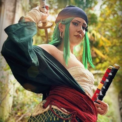 UK Cosplayer & Seamstress | she/her | AUP Costume Graduate |