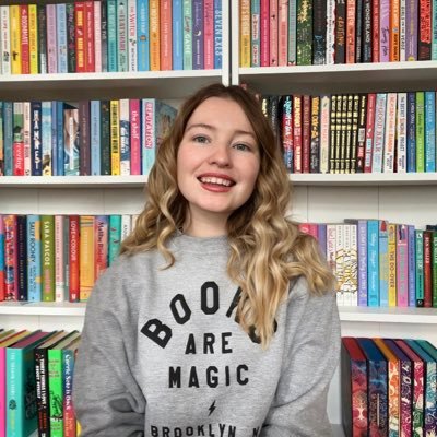 Key Account Manager @simonYAbooks @simonkids_uk | Always talking about books 📚 🇮🇪 🌈 she/her