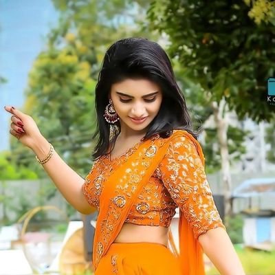 Shivanihot0's profile picture. 