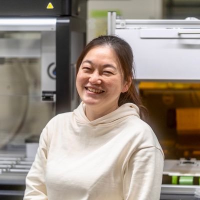 yukie_toasty422's profile picture. 茶・書・数学・宇宙・生命科学・建築・歴史に興味あり。行ってみたいところは、南極と宇宙。