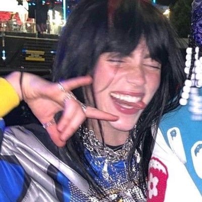 ⠀⠀⠀se Deus é mulher ela se chama Billie Eilish.