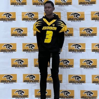 Rylan Williams | Class of 2029 | QB @ Johnson Middle School | 3.8 GPA | Ht: 6’0 Wt: 144lbs | HC: @MichaelSharrie1 | Email: rpwill29@gmail.com| 🦈