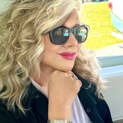 StellaParton Profile Picture