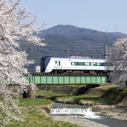 鉄道分多めだが、飛行機や信州の日常(都市、自然、観光地等)も投稿する。平日は浮上少なめ