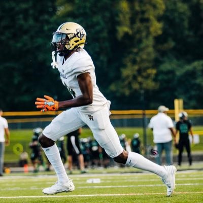 Oxon Hill High school 2025 4.1 GPA 6’2 175lb Wr https://t.co/qMs59KvWUB