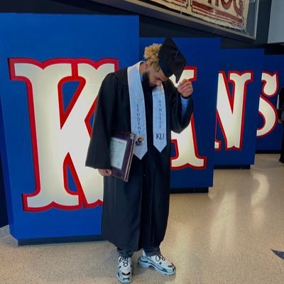 Proud KU grad🎓💙@OnToVictoryNIL Student Athlete