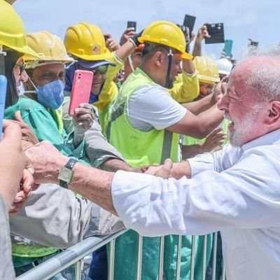 SOU UM BRASILEIRO PATRIOTA, acredito q só existe uma forma de fazer do Brasil Um lugar melhor p/ todos: É através do engajamento das massas na Política