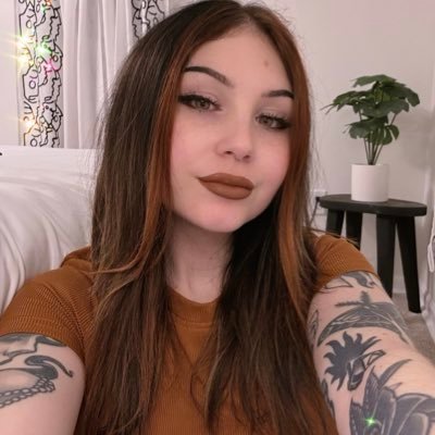 moonhalomaddie's profile picture. 