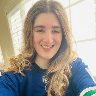 she/her | That #Canucks fan from Toronto • #tothecore • Concert & music enthusiast • Ad and Marketing student 👩🏼‍💻
