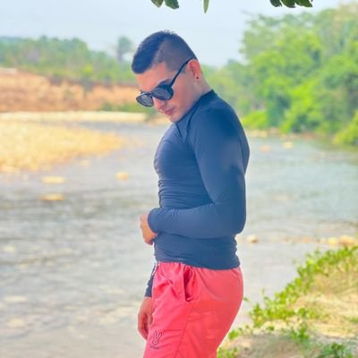 BOY | COL. 🤠 (aquí es donde vengo a llorar) enfermero jefe de profesión. ah y especialista en SST ⛑️