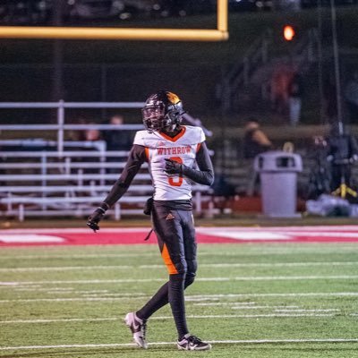 Dual Threat WR/RB @Withrow University HS🐅 | 2025🎓| 6•2 180 | HC:@coachberry3211| 4⭐️ Athlete
