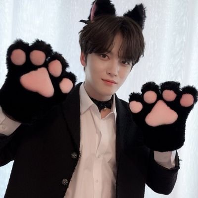 c1AmQQNLJLmvG6's profile picture. 2019년 연말 일본레코드 대상으로 DREAMS COME TRUE의『미래 예상도Ⅱ』듣고 늪😍
한유력20년 이상.한국어 대화 도금😅
영양사자격 있음😊
무언 팔로우🙇‍♀️잘 부탁드립니다.
11월16일 생일🎂