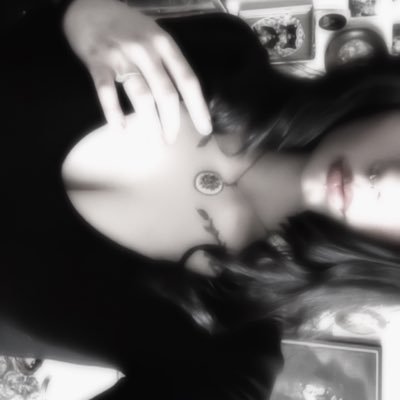 vamppirra_'s profile picture. 𝑡𝑜 𝑑𝑖𝑒 𝑤𝑜𝑢𝑙𝑑 𝑏𝑒 𝑎𝑛 𝑎𝑤𝑓𝑢𝑙𝑙𝑦 𝑏𝑖𝑔 𝑎𝑑𝑣𝑒𝑛𝑡𝑢𝑟𝑒 ⋆⁺₊⋆ ☾ ⋆⁺₊⋆ ☁︎