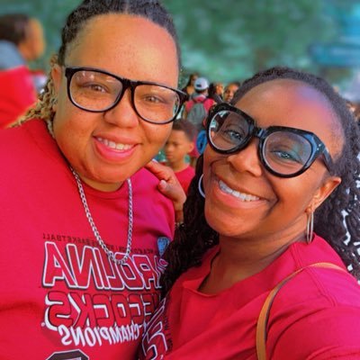 GamecocksWBB & Aces Fan 🏀🐔♠️ Skee-Wee Sorors 💕💚 Sun ♋️ Moon ♑️ Rising ♎️ Carolina Made 🌴💙