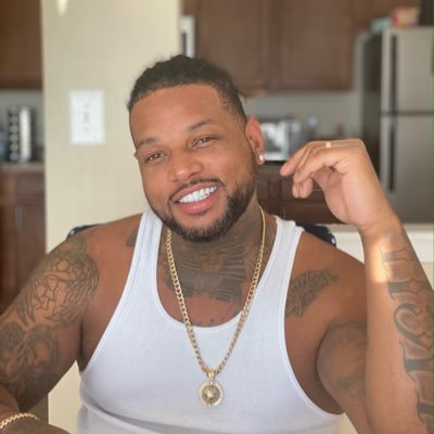 Aggressive_Dick's profile picture. 💥💥💥💥🫡