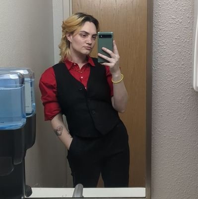 moe__squid's profile picture. Shrimp 🦐 
they/them // 29y 
tomboy twink. big tiddy femboy. feral as in stray, still a goodboy. https://t.co/ZviBzsO5zE 🧡 
18+