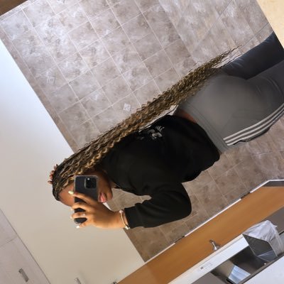 __liaaaaababyy's profile picture. 💋 . #LLGMA 💕🕊