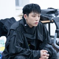 ผู้หญิงตระกูลคิม ꔛ🐰⸝⸝⸝♡ S.I.R ROBERT(@MemoryiKON) 's Twitter Profile Photo