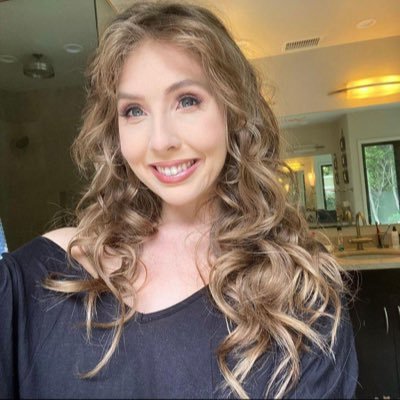 Lenaisapea84392's profile picture. 