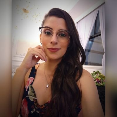 Todo con buen ritmo, paso lento y bonita letra.
*Publicista*