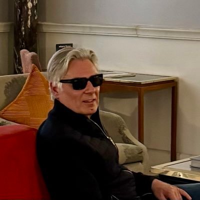 Angelowall's profile picture. 