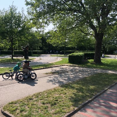 Förening med 38 kommuner och 7 regioner för ökad cykling, stöttade av associerade medlemmar.