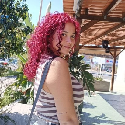 Filòloga. Feminisme, esquerra, valencianisme✊🏾🧡
Baix Vinalopó, País Valencià🌴