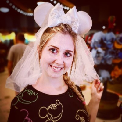Wife and comic relief account of naff car fan and Twitter overuser @joncoupland - I have a Labrador called Crystal, Two Cats and a Barbie Pink Fiat 500.
