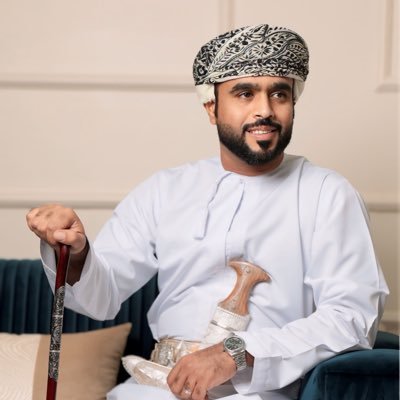 إبن السلاطين #عماني_الهوية اغرد وفاءًا #لقابوس وولاء لسلطاني #هيثم (تصافحو ف رحلة قصيرة والموت لا يستاذن احد )