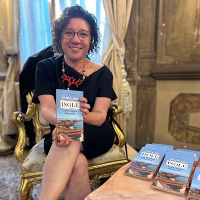 #Venice expert 🎙️Podcaster #VeniceTalks & Travel Blogger | 📚Book Author of Andar Per Bacari |  Multitalented https://t.co/iZWupLCQ6d