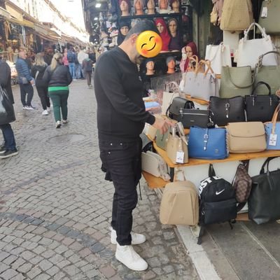 Öpüşmeyi sevişmeyi seven. Kılı sorun etmeyenler ve sohbet etmeyi sevenler. master ruhuna sahip olan Olgun Aktiflerle tanışmak istiyorum