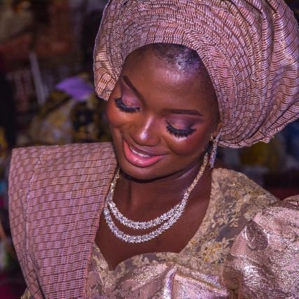 Christian|
Blogger|
Content writer|
Speech therapist|
Sapiosexual|
Faithful lover| Great conversationist
