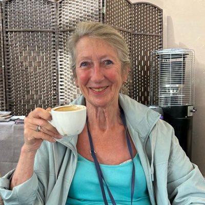 retired Leeds born nurse, lived in Switzerland for 34 years, Swiss/British 🇨🇭🇬🇧LUFC follower for 65 yrs! 💙💛💙 bilingue-français/anglais