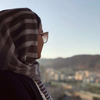 فارغ التحصیل ادبیات نمایشی🎭 و یک ایران دوست✌️ آتیشه!
و خدایی که به شدت کافیست🫀