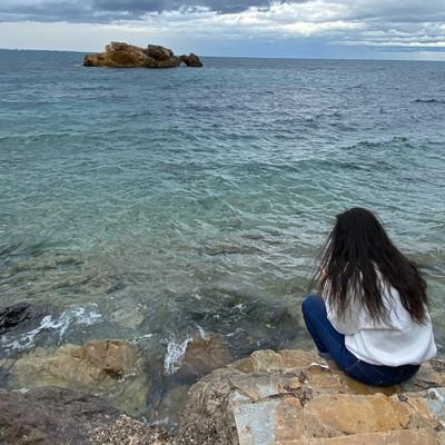 de piel frágil y quebrada,
pero de sentimientos inexplicablemente reales ✨ Mami de Maяvel 🐇
📍 Vallekas - La Manga 🦎⚓