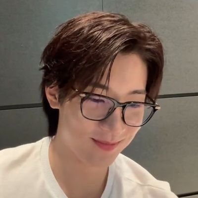 ARYYdsn's profile picture. seventeen is all my love 
#minwon 💚💜