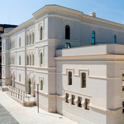 La biblioteca nazionale Sagarriga Visconti-Volpi è una biblioteca nazionale italiana di Bari. Venne creata nel 1875 e fu aperta al pubblico nel 1877.