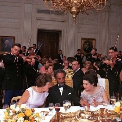 Wolvarium's profile picture. የምትመስለውን ሁን ወይም የሆንከውን ምሰል ።