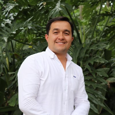 ex alcalde de campamento Antioquia 2012-2015
Abogado especialista en derecho administrativo - universidad autónoma latinoamericana UNAULA
Candidato a magister