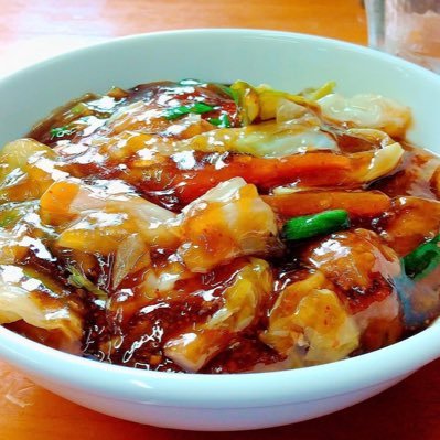 笠間地区で茨城県のご当地グルメ「スタミナラーメン」といえば一伸！！営業時間は、昼の部11:00から14:20、夜の部17:30から19:50です 材料切れや天候等により少々早めに閉店させていただく場合もございます ★スタッフ募集中！学生さん大歓迎