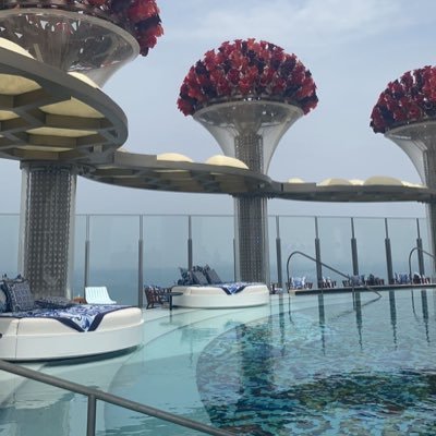 LuxuryRm's profile picture. 🔮