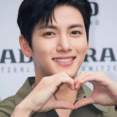 actor,musician, model and philanthropist from South Korea 🇰🇷
all K-Drama lovers and fans follow me for more ❤️ love