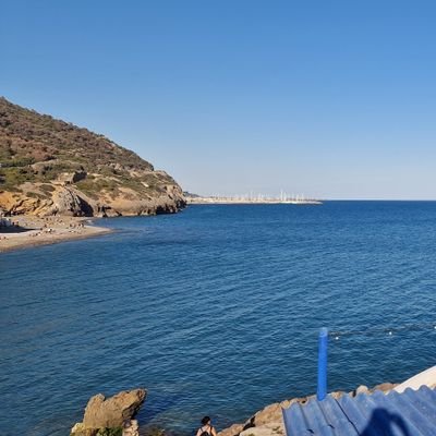 MHoste's profile picture. Reconstruïnt i aprenent 👣📚🙋‍♀️
M'agrada mirar horitzons i treballar per assolir-los.
Cada cop amb més motius per marxar de Ñ.