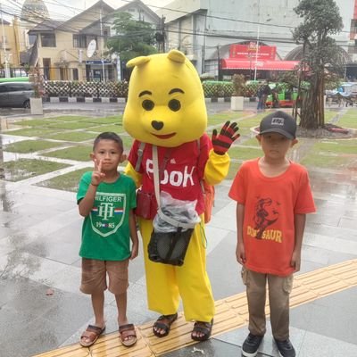 Ibu rumah 3 ank,, ikhtiar di sni. Semangat walaupun tak terhitung akun yg kena Suspend. Bismillah 🤲 
aku kadang pke Wi-Fi kadang pke Kouta