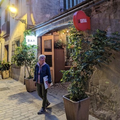 Sandra_Canyete's profile picture. Ser humano nadando a contracorriente.