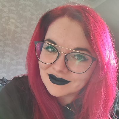 thesweetshrimp's profile picture. She/They