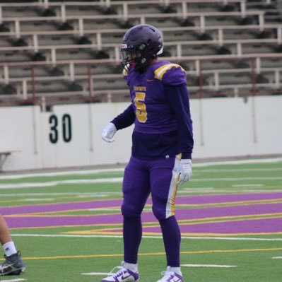 Salinas High’26/6’1 210LB/ 3.2 GPA/TE&OLB/ Phone-831-776-5791/ Email- maddeneubanks@gmail.com